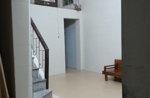 Cho thuê nhà trong ngõ 506 Bạch Mai, Hai Bà Trưng, 3 tầng, chỉ 7 Triệu, ở GĐ hoặc nhóm nữ, sinh viên, đi làm